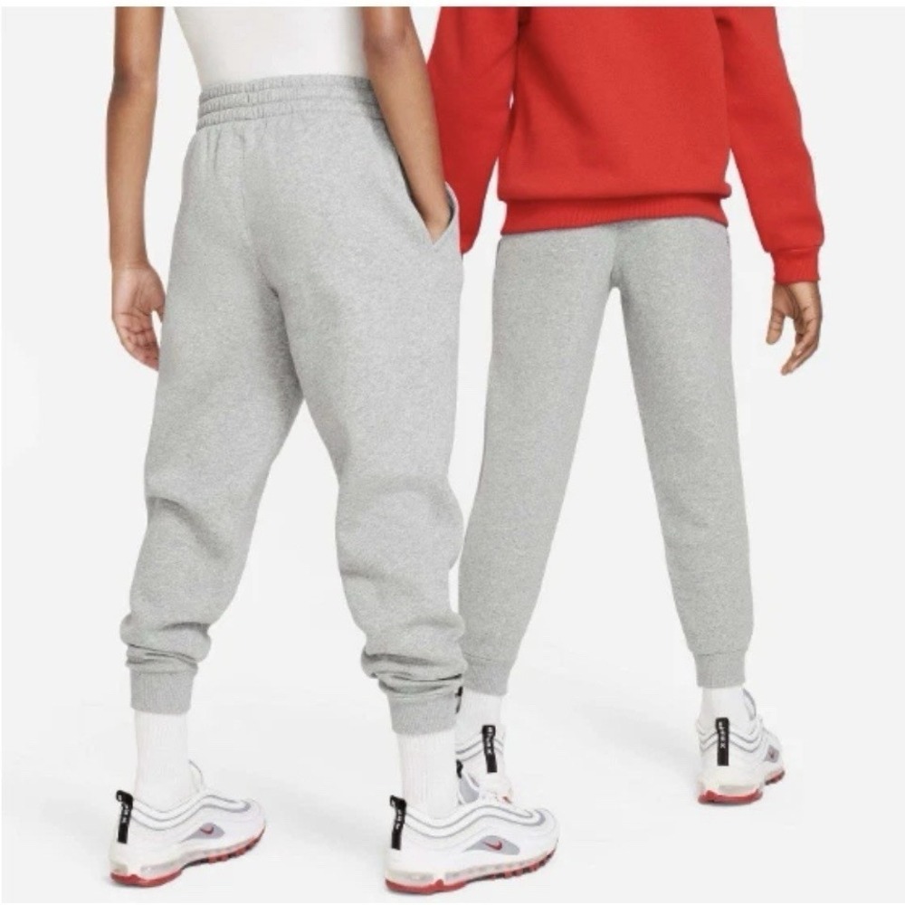 Big Kids Gray Nike Sportswear Club Fleece Joggers Brand New Size Large - Picture 2 of 10